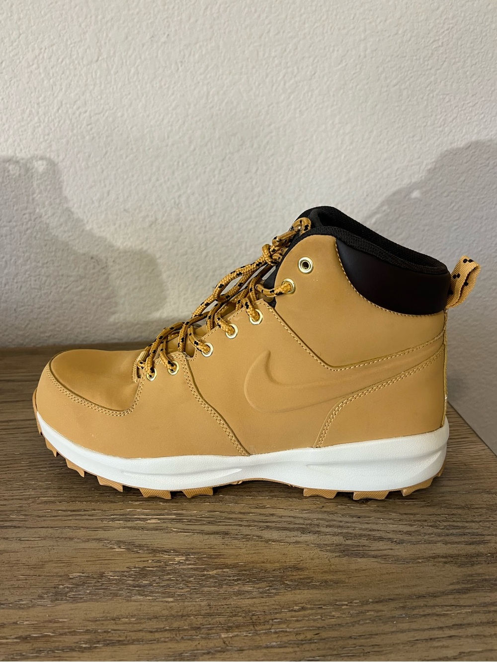 Nike men’s Manoa Leather Boots haystack tan sz 10.5 outdoor workwear hiking - Picture 8 of 14